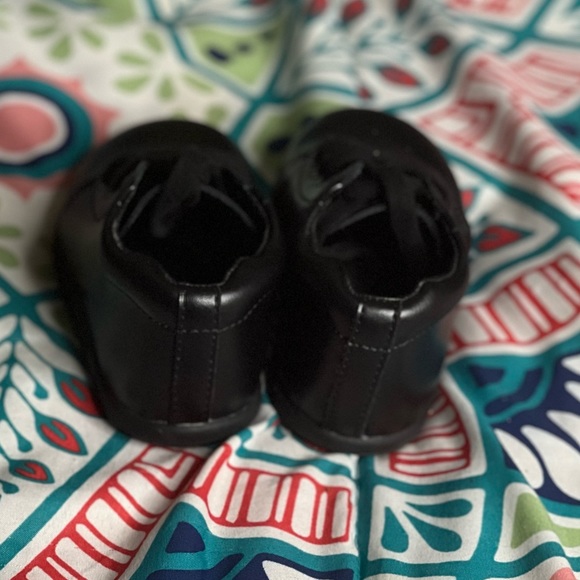 Stride Rite - Sensory Response Technology - Picture 3 of 3